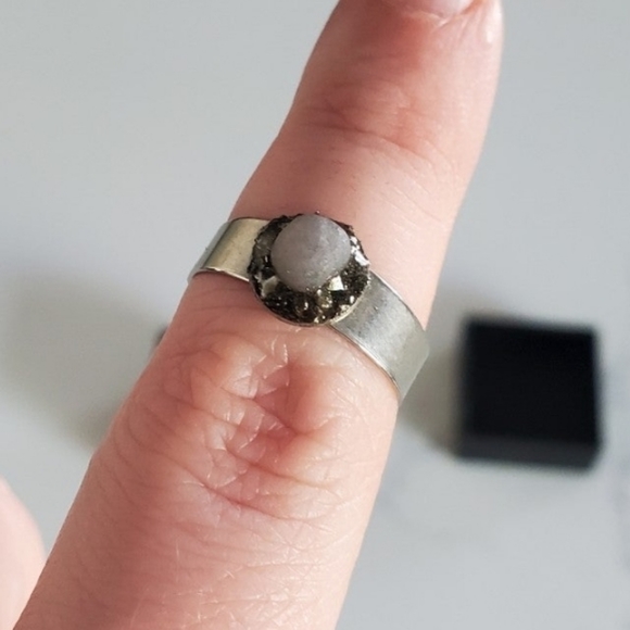 Crystal Ring - Picture 2 of 4